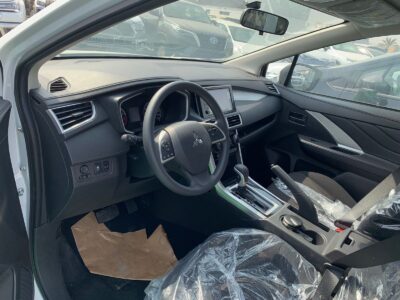2026 Mitsubishi Xpander 1.5 Litres DOHC 4-cylinder Petrol Engine Black SUV GCC Specs