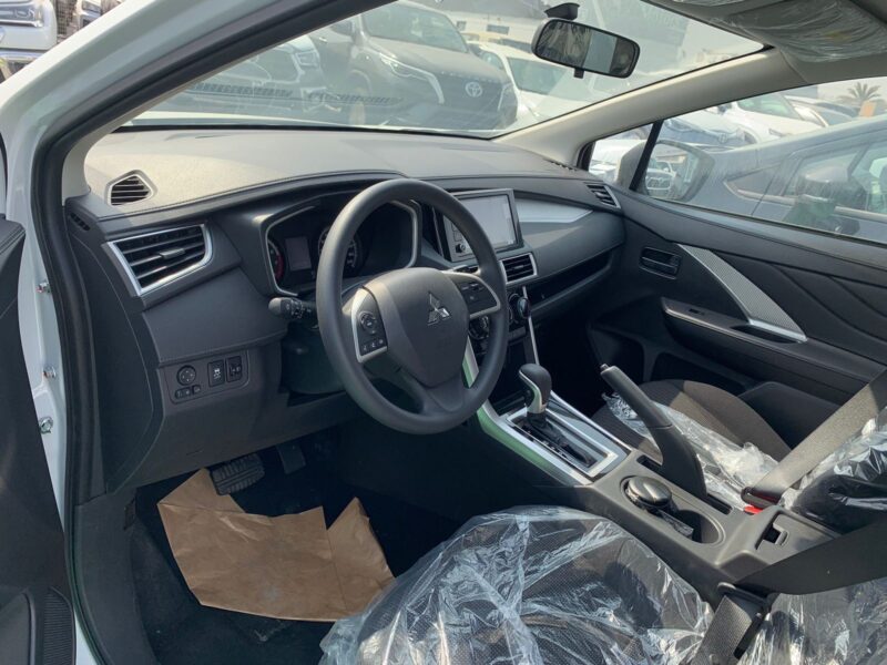 2026 Mitsubishi Xpander 1.5 Litres DOHC 4-cylinder Petrol Engine Black SUV GCC Specs