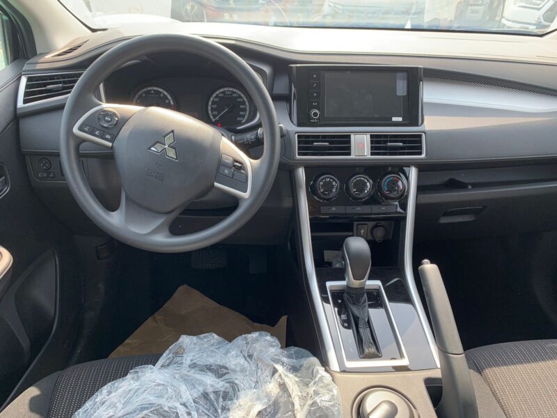 2026 Mitsubishi Xpander 1.5 Litres DOHC 4-cylinder Petrol Engine Black SUV GCC Specs