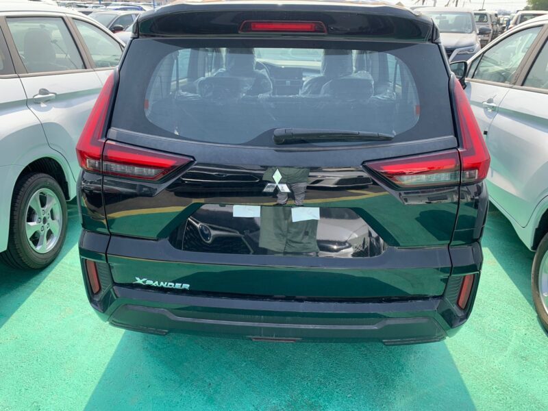 2026 Mitsubishi Xpander 1.5 Litres DOHC 4-cylinder Petrol Engine Black SUV GCC Specs