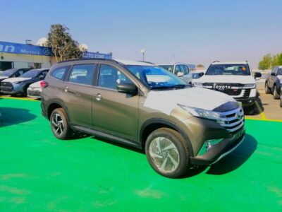 2023 Toyota Rush 1.5 Litres inline-4 petrol Dual VVT-i Engine Green Black SUV GCC Specs