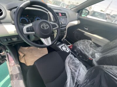 2023 Toyota Rush 1.5 Litres inline-4 petrol Dual VVT-i Engine Green Black SUV GCC Specs