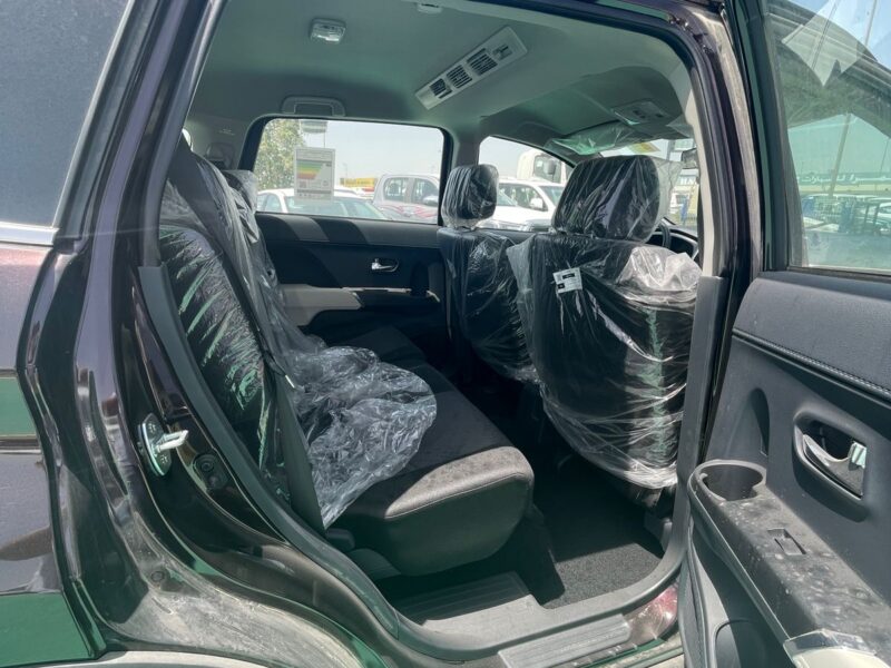 2023 Toyota Rush 1.5 Litres inline-4 petrol Dual VVT-i Engine Green Black SUV GCC Specs