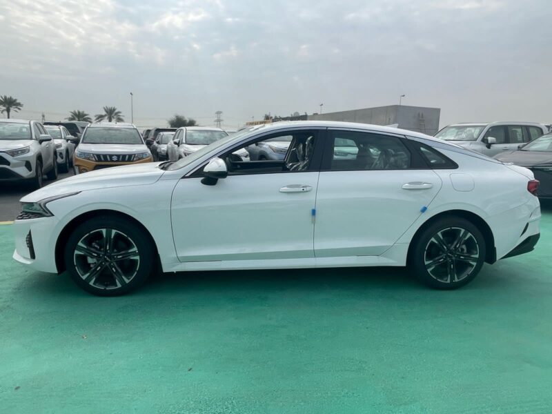 2026 Kia Optima 2.0 Litres 4 Cylinders Petrol Engine White Black Mid-sized Sedan GCC Specs