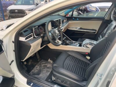 2026 Kia Optima 2.0 Litres 4 Cylinders Petrol Engine White Black Mid-sized Sedan GCC Specs