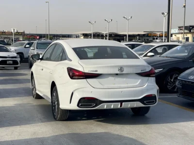 2025 MG MG5 4 Cylinders Petrol Engine White Black Sedan Chinese Specs Automatic