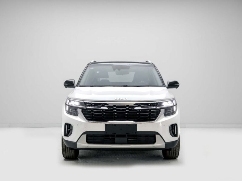 2025 Kia Seltos LX Standard 1.5 Litres 4 Cylinders Petrol Engine White Black SUV Chinese Specs