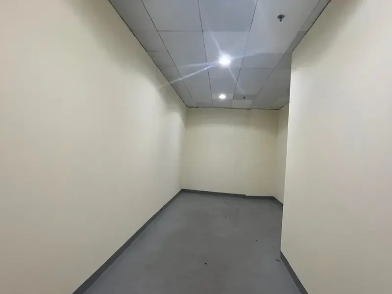 Al Quoz Well Maintained and Accessible Warehouse | 290 Sq. Ft | Ready To Move | Al Quoz 4