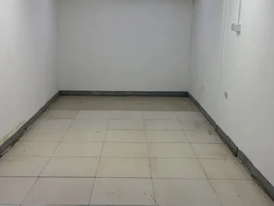 315 sqft Al Quoz 1 Secure and Accessible Ground Floor Storage Solutions