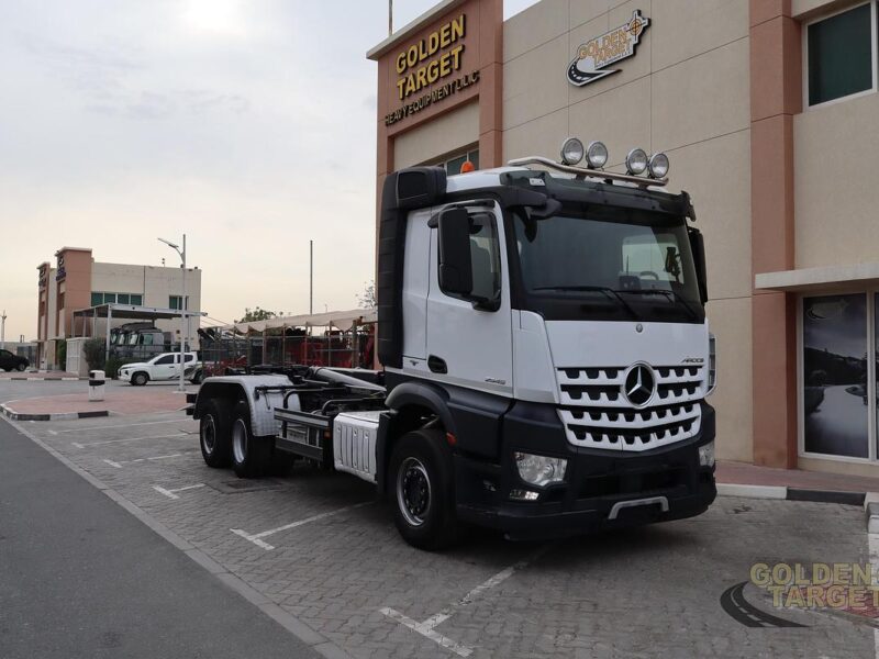 2017 Mercedes Arocs 2545 6x2 Hook Loader 6 Cylinder Diesel Engine Automatic White