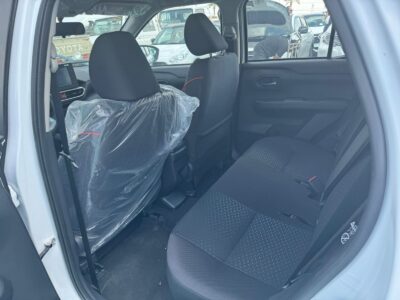2024 Toyota Raize 1.0 Litres 3-cylinder Petrol Engine White Black SUV GCC Specs Automatic