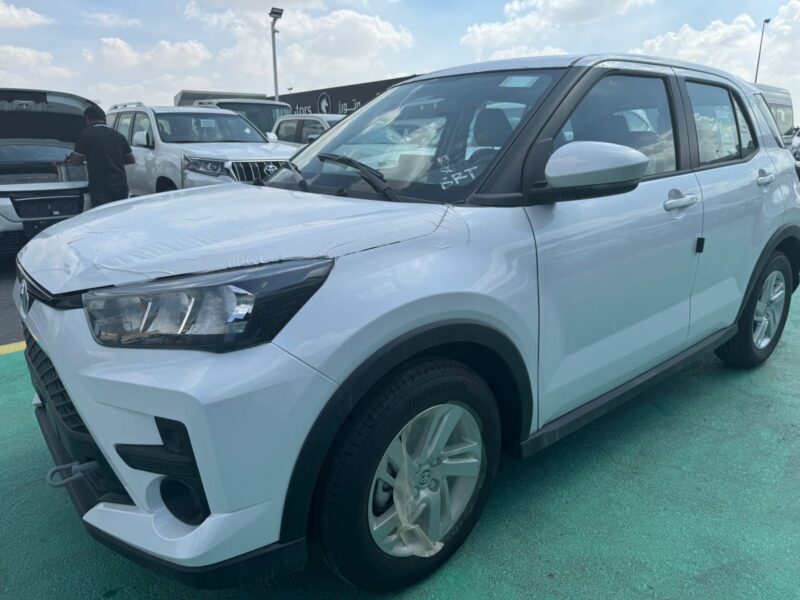 2024 Toyota Raize 1.0 Litres 3-cylinder Petrol Engine White Black SUV GCC Specs Automatic