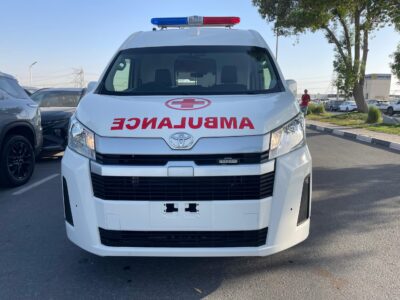 2021 TOYOTA HIACE Ambulance 2.8 Litres 4 Cylinders Diesel Engine White Grey Van Automatic