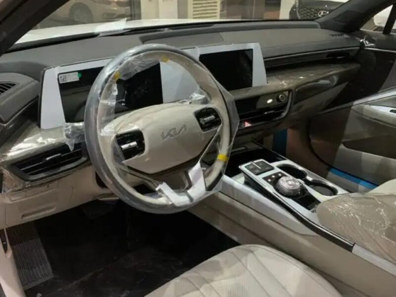 2026 Kia K8 2.5 Litres 4-Cylinder Petrol Engine Grey Beige Luxury Sedan GCC Specs Automatic