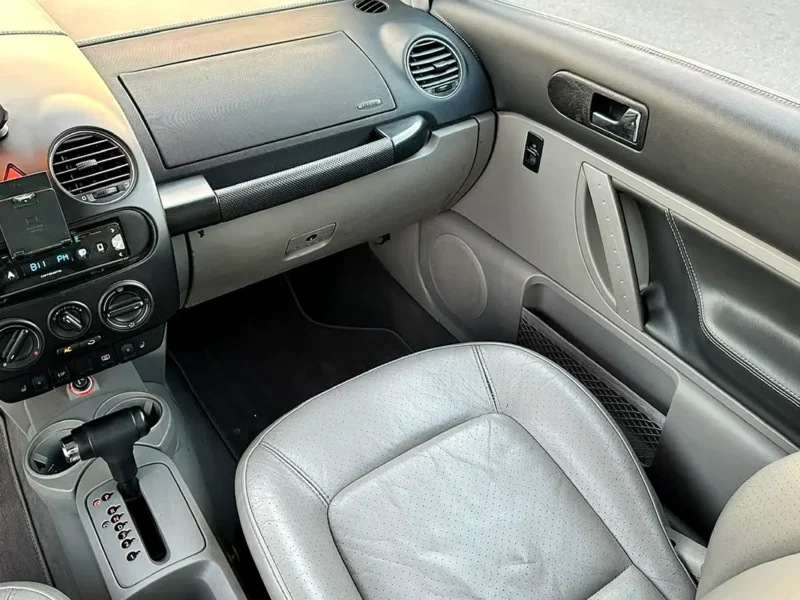 2006 Volkswagen Beetle 2.0 Litres 4-cylinder Petrol Engine White Hatchback Japanese Specs