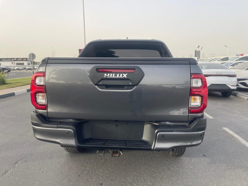 2021 TOYOTA HILUX DOUBLE CAB 2.8 Litres 4 Cylinders Diesel Engine Grey Black Pickup Truck