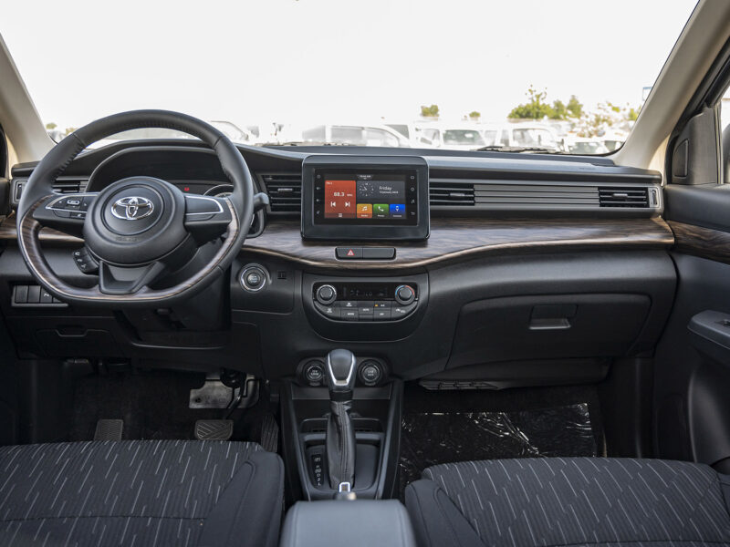 2026 Toyota Rumion 1.5-liter 4 Cylinders Petrol Engine Silver Black SUV GCC Specs Automatic