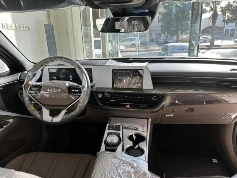 2026 Kia K8 2.5 Litres 4-Cylinder Petrol Engine Green Brown Luxury Sedan GCC Specs Automatic