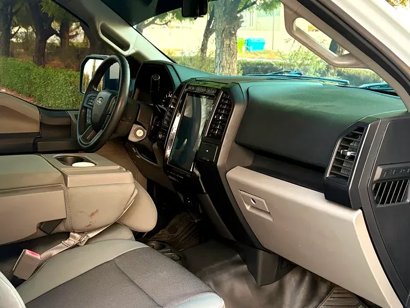 2019 Ford F-150 XL 8 Cylinders Petrol Engine White Beige Pickup Truck GCC Specs Automatic