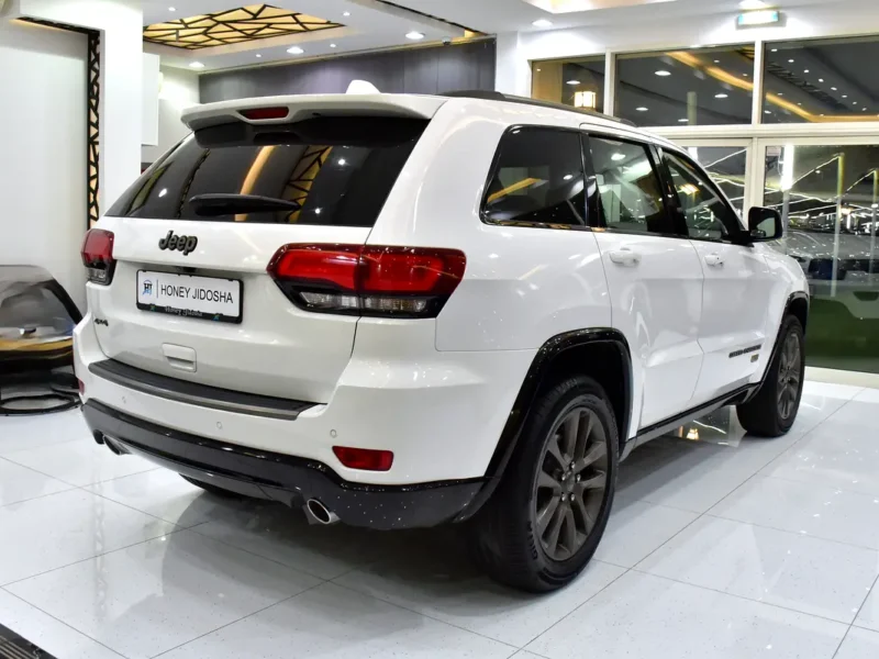2016 Jeep Grand Cherokee Limited 6 Cylinders Petrol Engine White Beige SUV GCC Specs Automatic