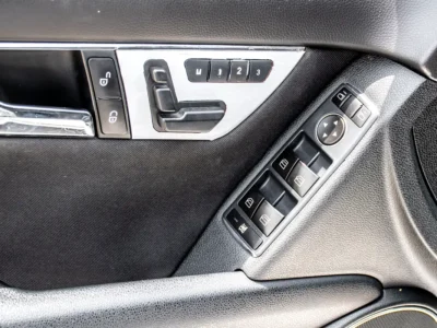 2009 Mercedes-Benz C-Class C250 4 Cylinders Petrol Engine Silver Black Sedan Japanese Specs