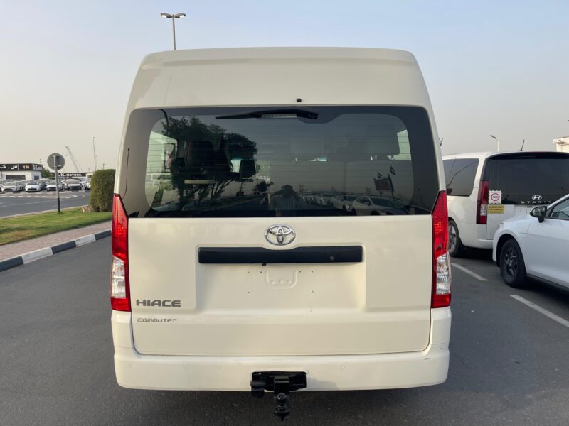 2023 TOYOTA HIACE 2.8 Litres 4 Cylinders Diesel Engine White Grey Van Automatic
