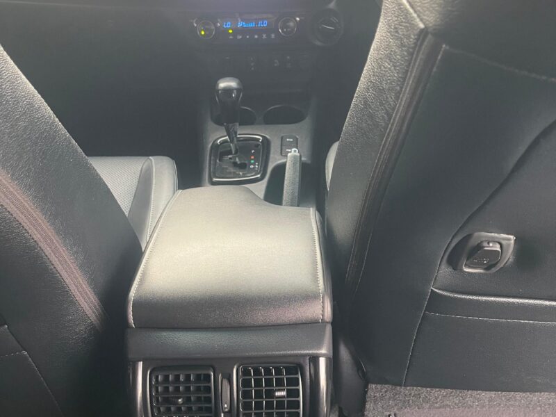 2021 TOYOTA HILUX DOUBLE CAB 2.8 Litres 4 Cylinders Diesel Engine Grey Black Pickup Truck
