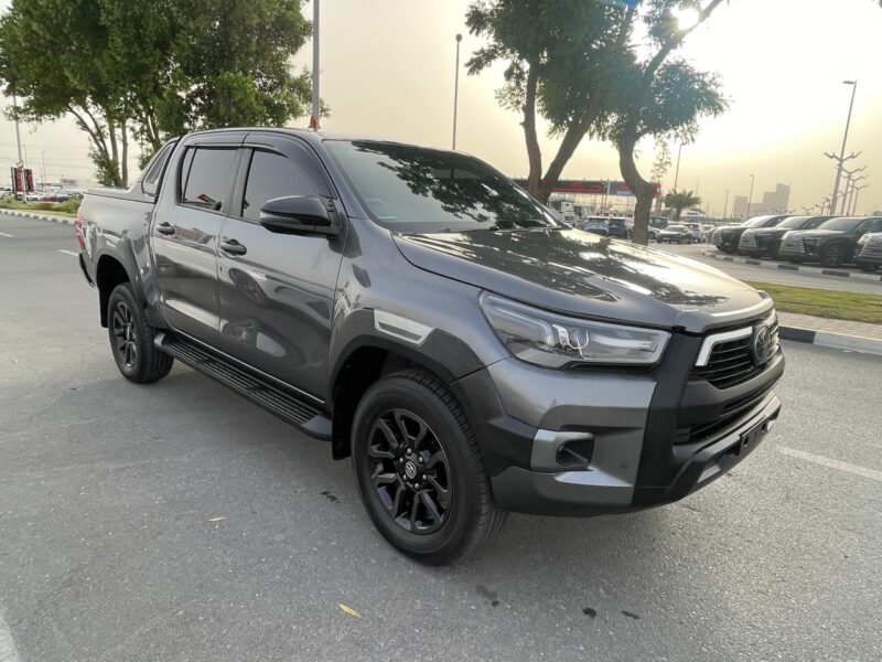 2021 TOYOTA HILUX DOUBLE CAB 2.8 Litres 4 Cylinders Diesel Engine Grey Black Pickup Truck