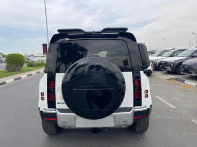2024 Land Rover Defender 3.0-Liter Turbocharged 6 Cylinders Petrol Engine White Black SUV