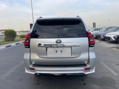 2023 Toyota Land Cruiser Prado 2.8 Litres 4 Cylinders Diesel Engine Silver Black SUV Automatic