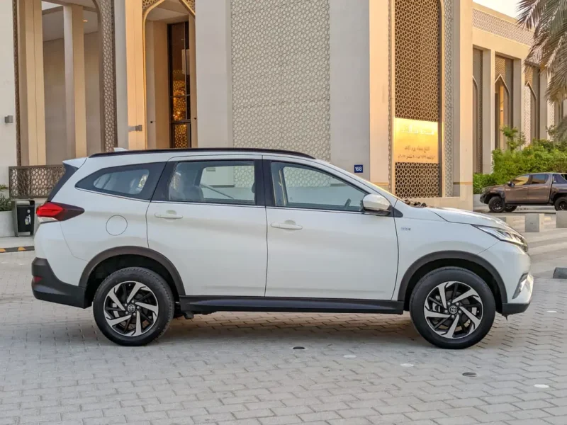 2022 Toyota Rush EX 1.5L 4-Cylinder Petrol Engine White Black SUV GCC Specs Excellent Condition