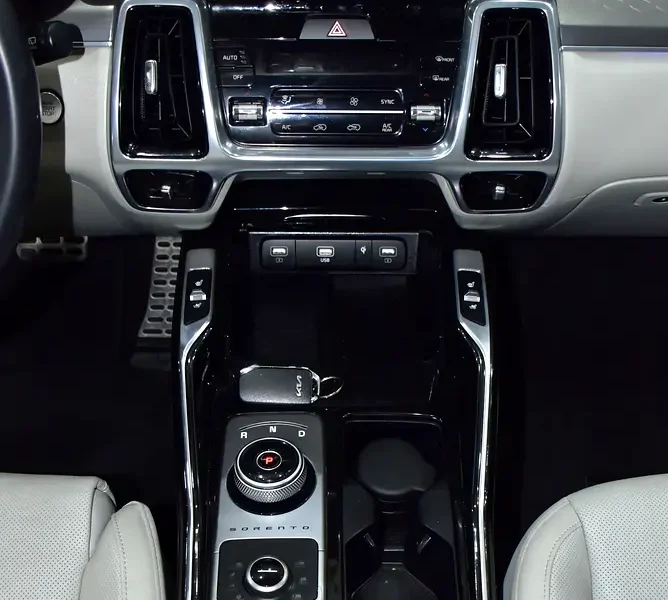 2023 Kia Sorento SX X-Line 6 Cylinders Petrol Engine Black Beige SUV GCC Specs Automatic