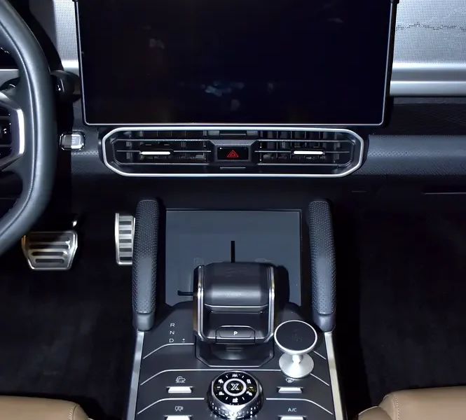 2025 Jetour T2 2.0L 4WD 4 Cylinders Petrol Engine Brown SUV GCC Specs Automatic