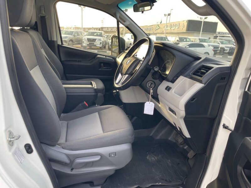 2023 TOYOTA HIACE 2.8 Litres 4 Cylinders Diesel Engine White Grey Van Automatic