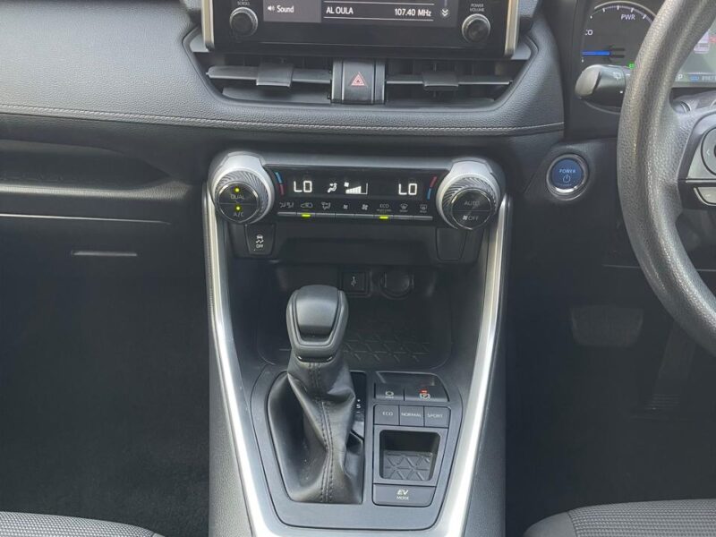 2020 TOYOTA RAV 4 HYBRID 2.5-liter 4-Cylinder Engine Black Grey SUV Automatic CLEAN CAR