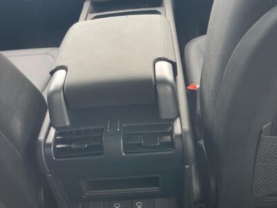 2024 Land Rover Defender 3.0-Liter Turbocharged 6 Cylinders Petrol Engine White Black SUV