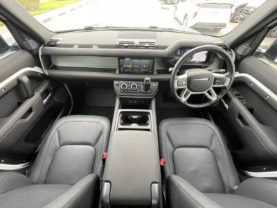2024 Land Rover Defender 3.0-Liter Turbocharged 6 Cylinders Petrol Engine White Black SUV
