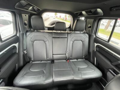 2024 Land Rover Defender 3.0-Liter Turbocharged 6 Cylinders Petrol Engine White Black SUV