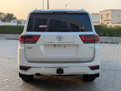 2022 Toyota Land Cruiser VX 3.5 Litres 6 Cylinders Diesel Engine White Beige SUV GCC Specs