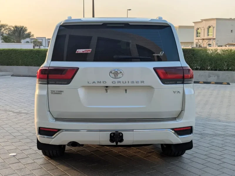 2022 Toyota Land Cruiser VX 3.5 Litres 6 Cylinders Diesel Engine White Beige SUV GCC Specs