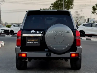 2023 Nissan Patrol Safari Super Safari 4.8L VTC 6 Cylinder Petrol Engine Black Tan SUV GCC