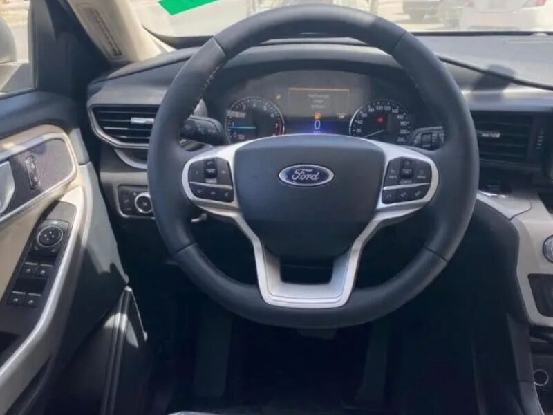 2026 Ford Explorer 3.0-Liter Twin-Turbocharged V6 Petrol Engine Grey Black SUV GCC Specs