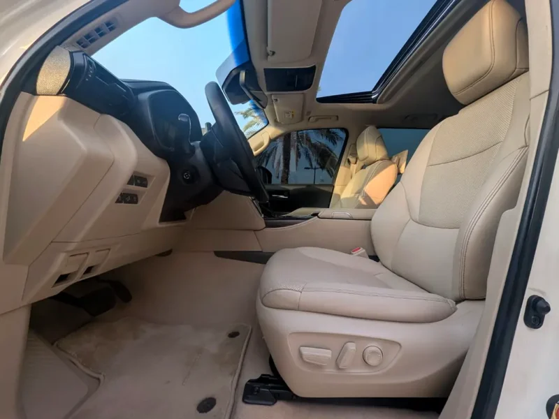 2022 Toyota Land Cruiser VX 3.5 Litres 6 Cylinders Diesel Engine White Beige SUV GCC Specs