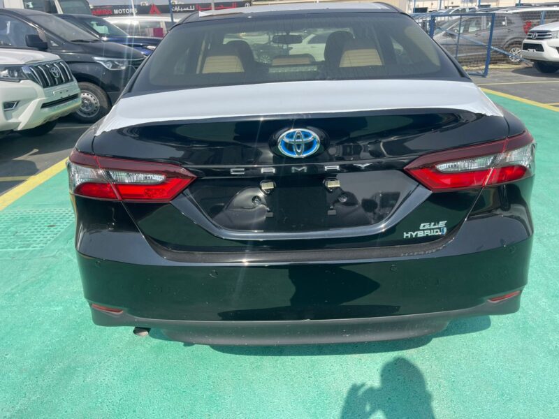 2024 Toyota Camry 2.5 Litres 4-Cylinders Petrol Engine Black Beige Sedan GCC Specs FWD