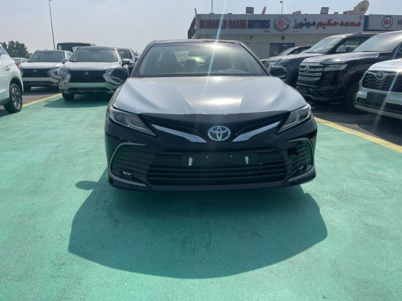 2024 Toyota Camry 2.5 Litres 4-Cylinders Petrol Engine Black Beige Sedan GCC Specs FWD