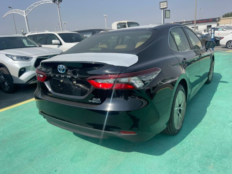 2024 Toyota Camry 2.5 Litres 4-Cylinders Petrol Engine Black Beige Sedan GCC Specs FWD
