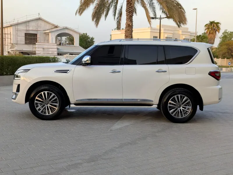 2020 Nissan Patrol SE Platinum 4.0 Litres 6 Cylinders Petrol Engine White Tan SUV GCC Specs