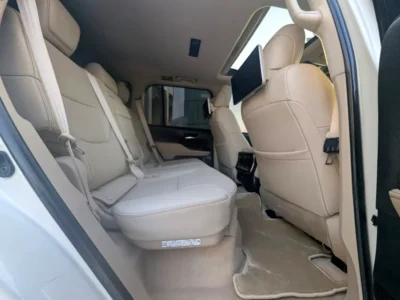 2022 Toyota Land Cruiser VX 3.5 Litres 6 Cylinders Diesel Engine White Beige SUV GCC Specs