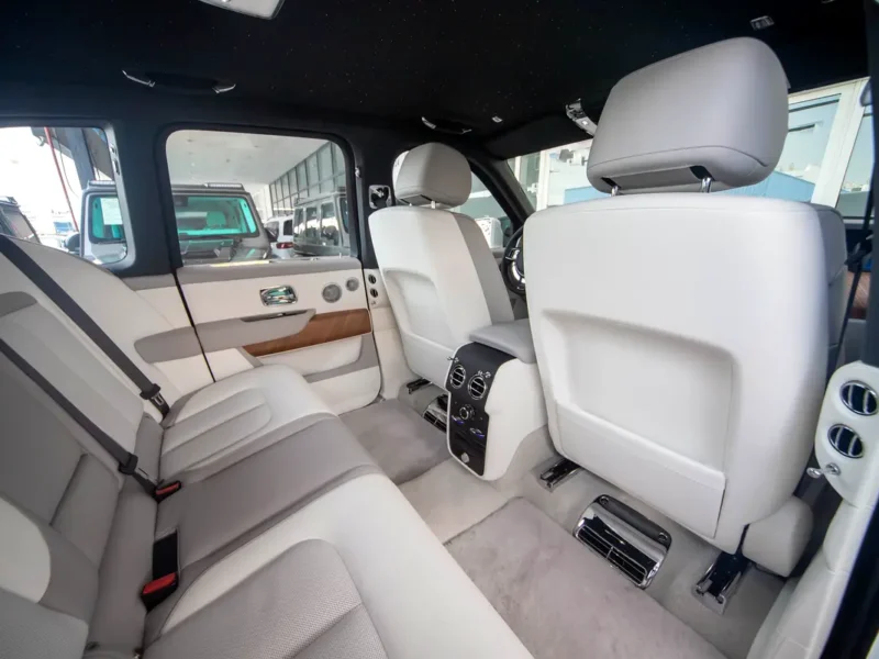 2026 Rolls-Royce Cullinan Silver Badge 6.75 Litres Twin-Turbo V12 Petrol Engine White SUV
