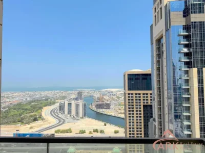 1,511 sqft Amna Tower Full Canal View| Well Maintained | Big Layout